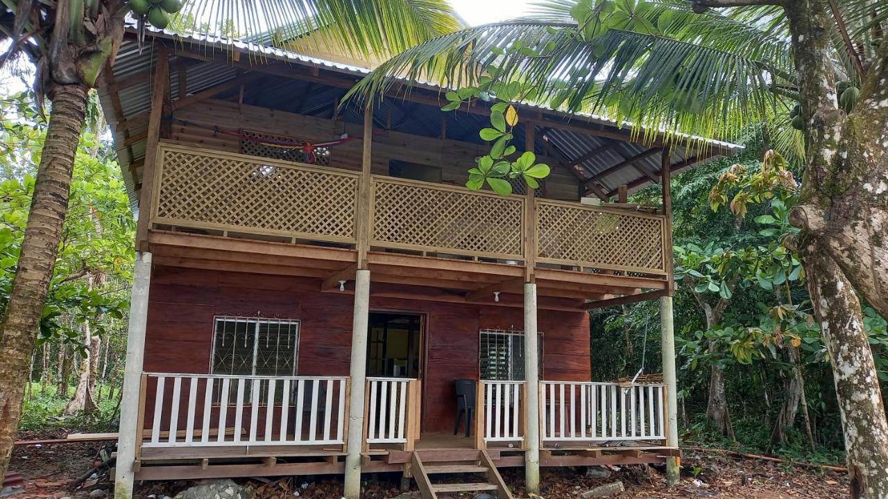 Casa Manati Hotel Lívingston Екстериор снимка