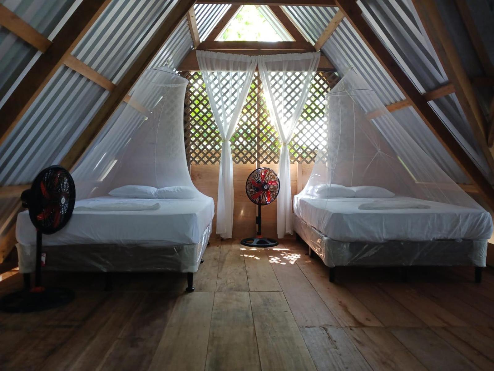 Casa Manati Hotel Lívingston Екстериор снимка