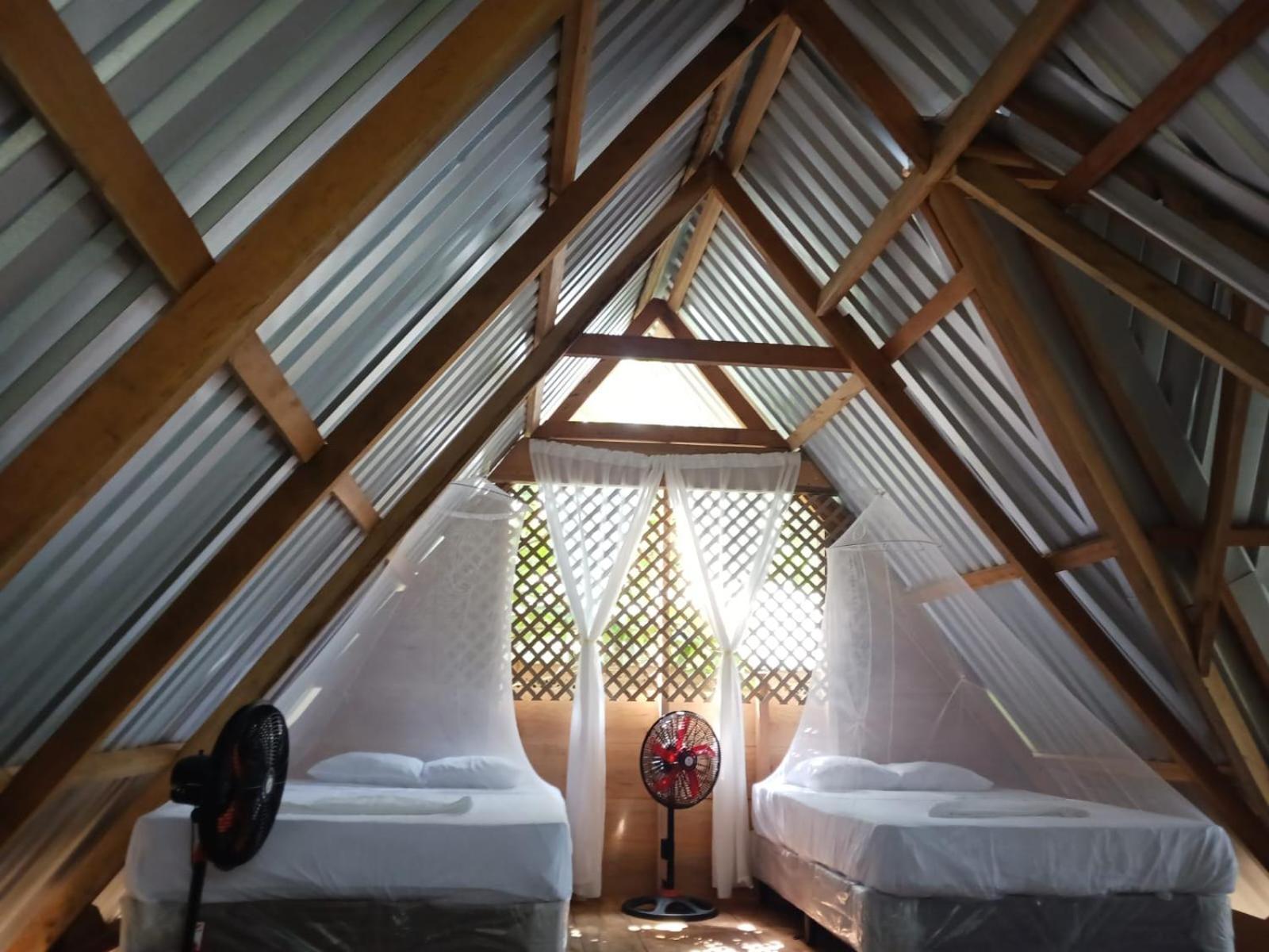 Casa Manati Hotel Lívingston Екстериор снимка