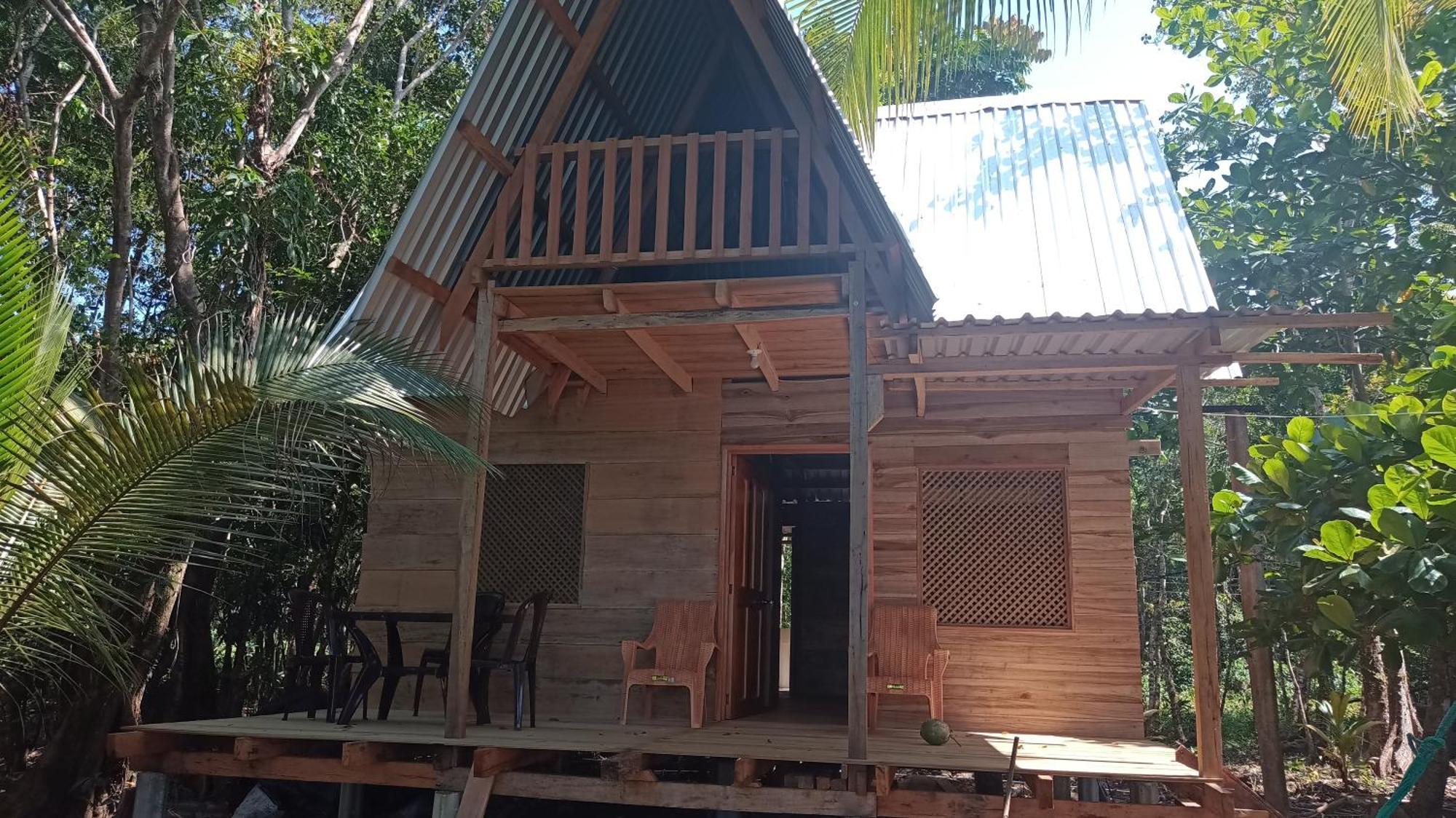Casa Manati Hotel Lívingston Екстериор снимка